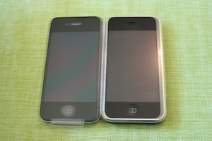Front of iPhone4 versus iPhone 2G