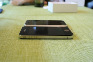 Side view iPhone4 versus iPhone 2G